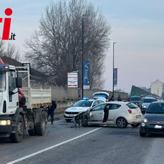 Corso Savona completamente "paralizzato" a causa di un incidente Corso Savona completamente "paralizzato" a causa di un incidente