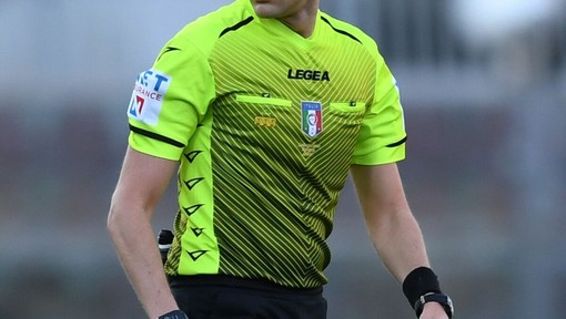 Aggredito un arbitro di 17 anni durante una partita Under 18. Il questore Di Donato: “Non devono sentirsi soli” Aggredito un arbitro di 17 anni durante una partita Under 18. Il questore Di Donato: “Non devono sentirsi soli”