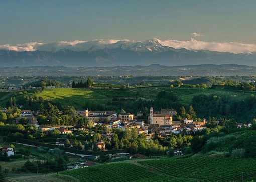 Il mare verde di Castelletto Molina ripreso da Enzo Isaia