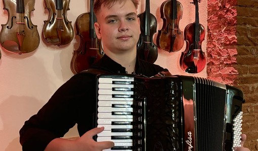 Ivan Homolskyi, il prodigio della fisarmonica in concerto a Nizza Monferrato