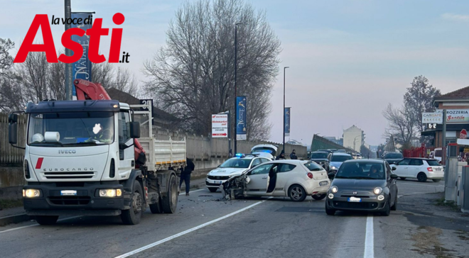 Corso Savona completamente "paralizzato" a causa di un incidente Corso Savona completamente "paralizzato" a causa di un incidente
