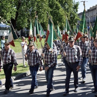 Oltre 15 mila Penne Nere a Pinerolo: anche gli Alpini astigiani al Raduno del Primo Raggruppamento
