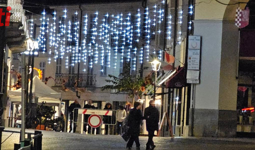 Via vai fest e le luminarie d'ottobre: ad Asti il Natale arriva sempre prima Via vai fest e le luminarie d'ottobre: ad Asti il Natale arriva sempre prima
