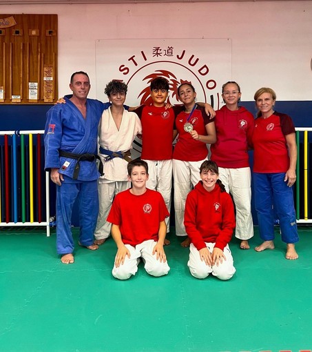 Asti Judo in evidenza al Trofeo Italia di Borgo Valsugana: Siham El Mothadi e Mario Aloise conquistano il podio Asti Judo in evidenza al Trofeo Italia di Borgo Valsugana: Siham El Mothadi e Mario Aloise conquistano il podio