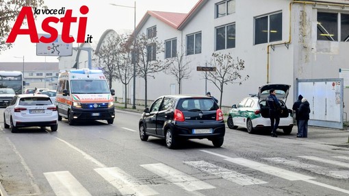 La pattuglia della Polizia Locale impegnata sul luogo dell'incidente (Ph. Merfephoto - Efrem Zanchettin) La pattuglia della Polizia Locale impegnata sul luogo dell'incidente (Ph. Merfephoto - Efrem Zanchettin)