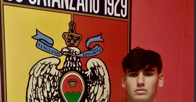 Manuel Ribellino (difensore classe 2009), vestirà la maglia del Catanzaro dopo le ultime due stagioni con quella dell’Asti Manuel Ribellino (difensore classe 2009), vestirà la maglia del Catanzaro dopo le ultime due stagioni con quella dell’Asti