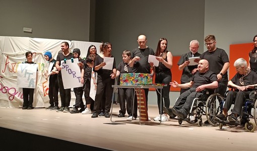 Grande successo per “Immaginiamo che…” della Cooperativa Nuovi Orizzonti: teatro, diritti e inclusione