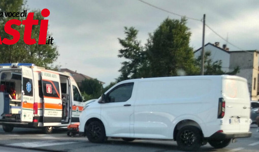 Viabilità paralizzata in corso Casale per un incidente tra moto e furgone Viabilità paralizzata in corso Casale per un incidente tra moto e furgone