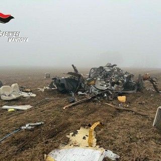 I rottami dell'elicottero