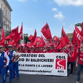 Anche la Cgil di Asti a &quot; La via maestra&quot;. Landini: &quot;La ricchezza del Paese è il lavoro e non la finanza&quot; [FOTO]