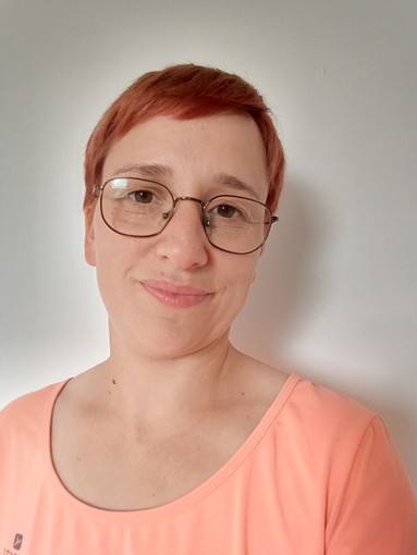“Eredità di cenere – Oltre le mura di Arta”: il fantasy romance che rivela la nuova voce astigiana, Alissa Turner