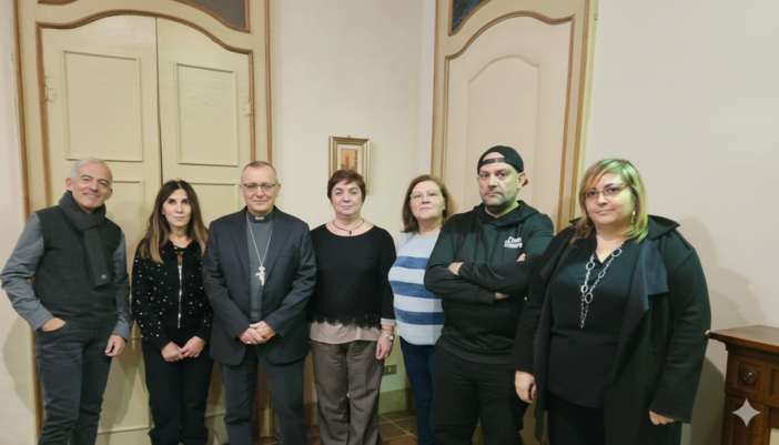 Monsignor Prastaro con le RSU Konecta Monsignor Prastaro con le RSU Konecta