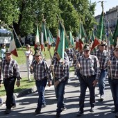 Oltre 15 mila Penne Nere a Pinerolo: anche gli Alpini astigiani al Raduno del Primo Raggruppamento Oltre 15 mila Penne Nere a Pinerolo: anche gli Alpini astigiani al Raduno del Primo Raggruppamento