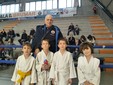 I giovanissimi atleti del Judo Olimpic Club Asti insieme ad alcuni loro insegnanti