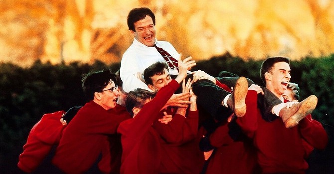 Un'immagine tratta dal film "L'attimo fuggente" Un'immagine tratta dal film "L'attimo fuggente"