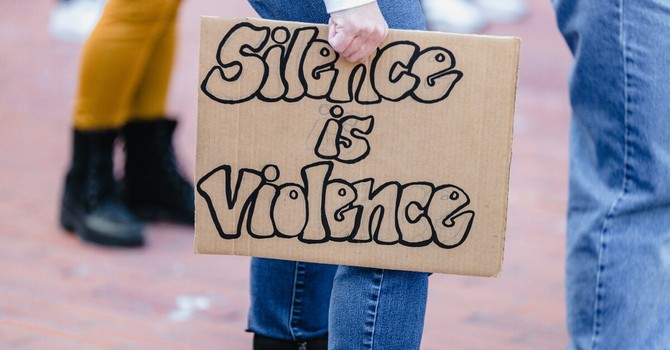 Un anno, quasi 6mila richieste d’aiuto. Il Telefono Rosa racconta la violenza quotidiana Un anno, quasi 6mila richieste d’aiuto. Il Telefono Rosa racconta la violenza quotidiana