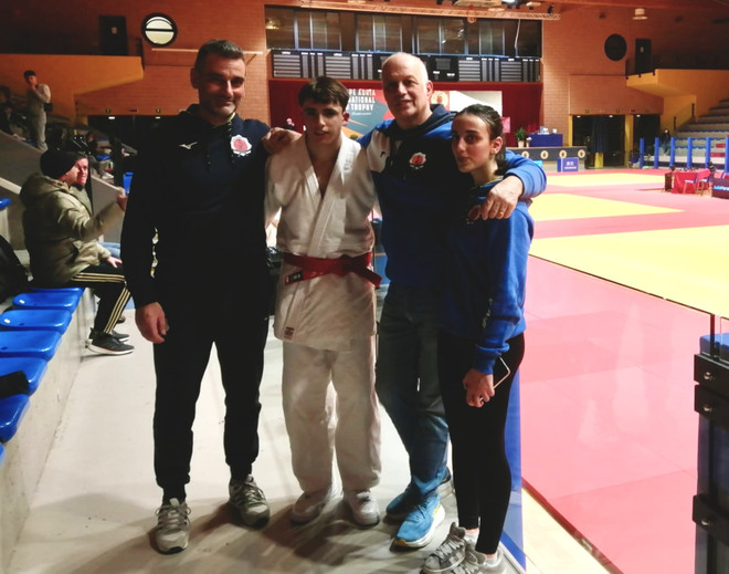 Nell'immagine, da sinistra a destra: Lorenzo Aloise, Francesco Grandi, Gianni Balladelli e Ginevra Aloise