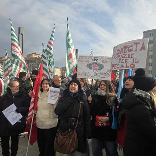 Presidio lavoratori Konecta fuori dalla Regione (Ph. Daniele Caponnetto)