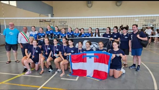 In foto: le ragazze del Volley PGS Castagnole delle Lanze