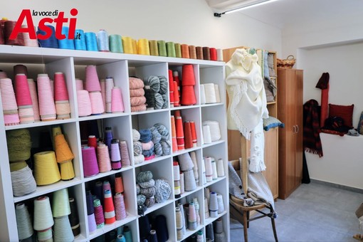 Immagine d'archivio di un laboratorio di sartoria Immagine d'archivio di un laboratorio di sartoria