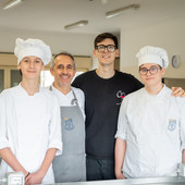 Lorenzo Basilio e Luca Mitev, lo chef Gino Minacapilli e Giacomo Bianco