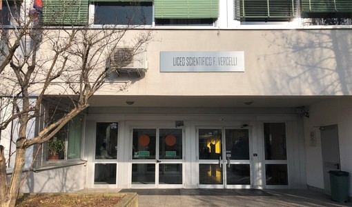 Maturità al Vercelli di Asti, risultati d’eccellenza tra cento e lodi