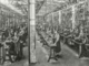Lavoratrici della Way Assauto, riprese da Umberto Ecclesia nel 1936