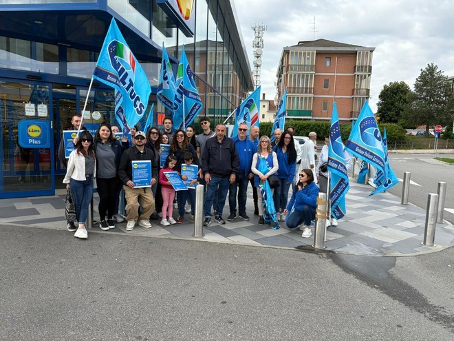 Nuovo integrativo contratto Lidl, più salario e diritti per 23 mila dipendenti. Di Martino, Uiltucs Asti: "Un buon risultato dopo due giornate di sciopero sostenute dalle lavoratrici nel 2025" Nuovo integrativo contratto Lidl, più salario e diritti per 23 mila dipendenti. Di Martino, Uiltucs Asti: "Un buon risultato dopo due giornate di sciopero sostenute dalle lavoratrici nel 2025"
