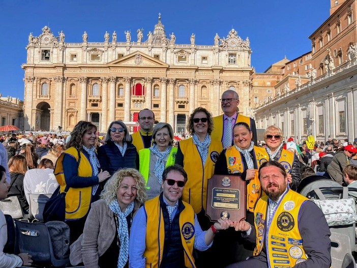 La delegazione Lions in piazza San Pietro