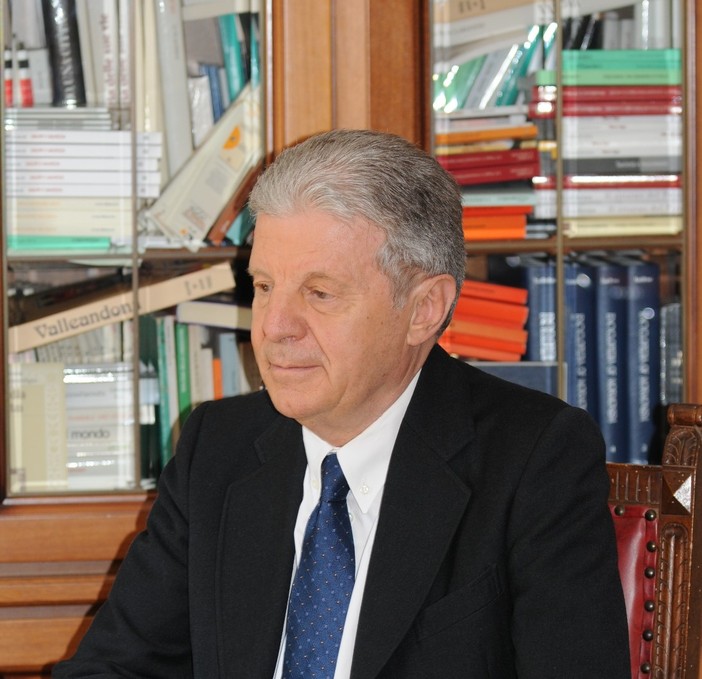 Valleandona celebra don Luigi Berzano nella Vigilia di Natale