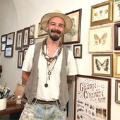 L’idea di Mathew Guiotto: a Costigliole l’ingresso di casa diventa uno spazio artistico L’idea di Mathew Guiotto: a Costigliole l’ingresso di casa diventa uno spazio artistico