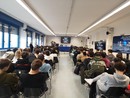 Il salone dell'Artom nel corso dell'incontro di Medicina Amica