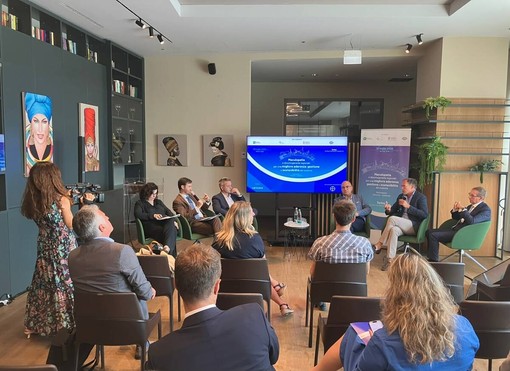 Maculopatia, da Piemonte e Lombardia un nuovo modello di governance tra innovazione e sostenibilità Maculopatia, da Piemonte e Lombardia un nuovo modello di governance tra innovazione e sostenibilità