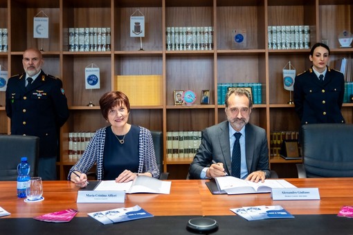 In foto il segretario generale Maria Cristina Alfieri e il questore Alessandro Giuliano