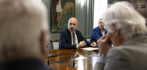Maurizio Rasero ritratto nell'ambito di un incontro in veste di presidente della Banca di Asti Maurizio Rasero ritratto nell'ambito di un incontro in veste di presidente della Banca di Asti