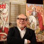 Il maestro Marco Aru con i Palii 2026 Il maestro Marco Aru con i Palii 2026