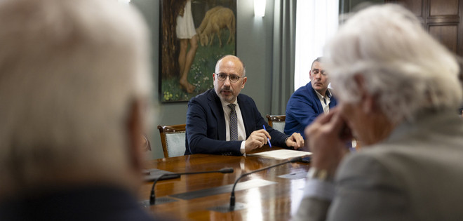 Maurizio Rasero ritratto nell'ambito di un incontro in veste di presidente della Banca di Asti Maurizio Rasero ritratto nell'ambito di un incontro in veste di presidente della Banca di Asti
