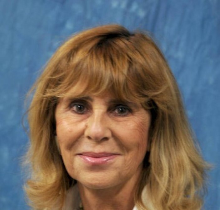 Mirella Serrri, protagonista dell'incontro nel corso del quale dialogherà con Mario Renosio Mirella Serrri, protagonista dell'incontro nel corso del quale dialogherà con Mario Renosio