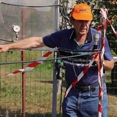 Mario Beccaria spiega il funzionamento dell'impianto IRRISOR alla Scuola di Cumiana