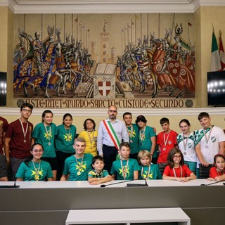 Nella foto (di Merfephoto - Efrem Zanchettin, come tutte quelle presenti in questo articolo) il sindaco Rasero con i medagliati