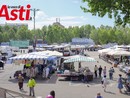 Uno scatto (ph. Merfephoto - Efrem Zanchettin) che documenta le poche presenze al mercato nel giorno della recentissima Carolingia