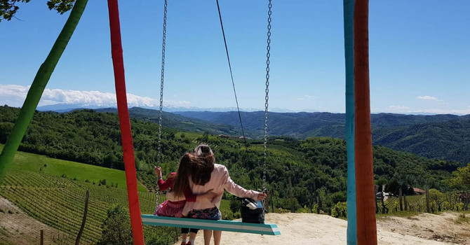 Una poetica immagine (risalente al maggio 2021 e tratta dal profilo facebook della donna) di madre e figlia Una poetica immagine (risalente al maggio 2021 e tratta dal profilo facebook della donna) di madre e figlia