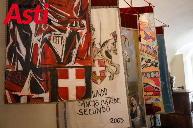 Alcuni drappi delle scorse edizioni, esposti in una mostra dedicata al Maestro Antonio Guarene (ph. Merfephoto - Efrem Zanchettin) Alcuni drappi delle scorse edizioni, esposti in una mostra dedicata al Maestro Antonio Guarene (ph. Merfephoto - Efrem Zanchettin)