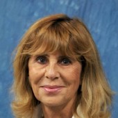 Mirella Serrri, protagonista dell'incontro nel corso del quale dialogherà con Mario Renosio Mirella Serrri, protagonista dell'incontro nel corso del quale dialogherà con Mario Renosio