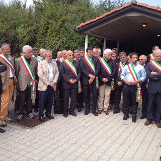 Agosto 2013: sindaci e autorità durante una manifestazione di protesta contro la revisione della geografia giudiziaria voluta dall'allora ministra Paola Severino