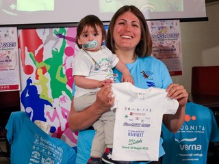 La madrina Francesca Massobrio con il piccolo Raffaele