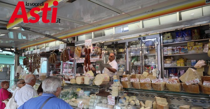 Mercato di Asti, due anime a confronto: tra rinascita e “città piena di rovine”