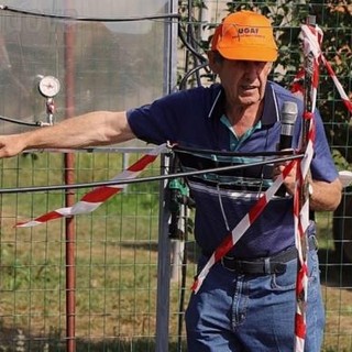 Mario Beccaria spiega il funzionamento dell'impianto IRRISOR alla Scuola di Cumiana