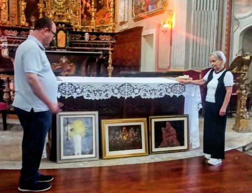 Neive accoglie le opere a tema sacro dell'artista Antonia Teotino