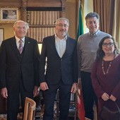 I neo Maestri del Lavoro con il prefetto Claudio Ventrice (in maglione grigio)